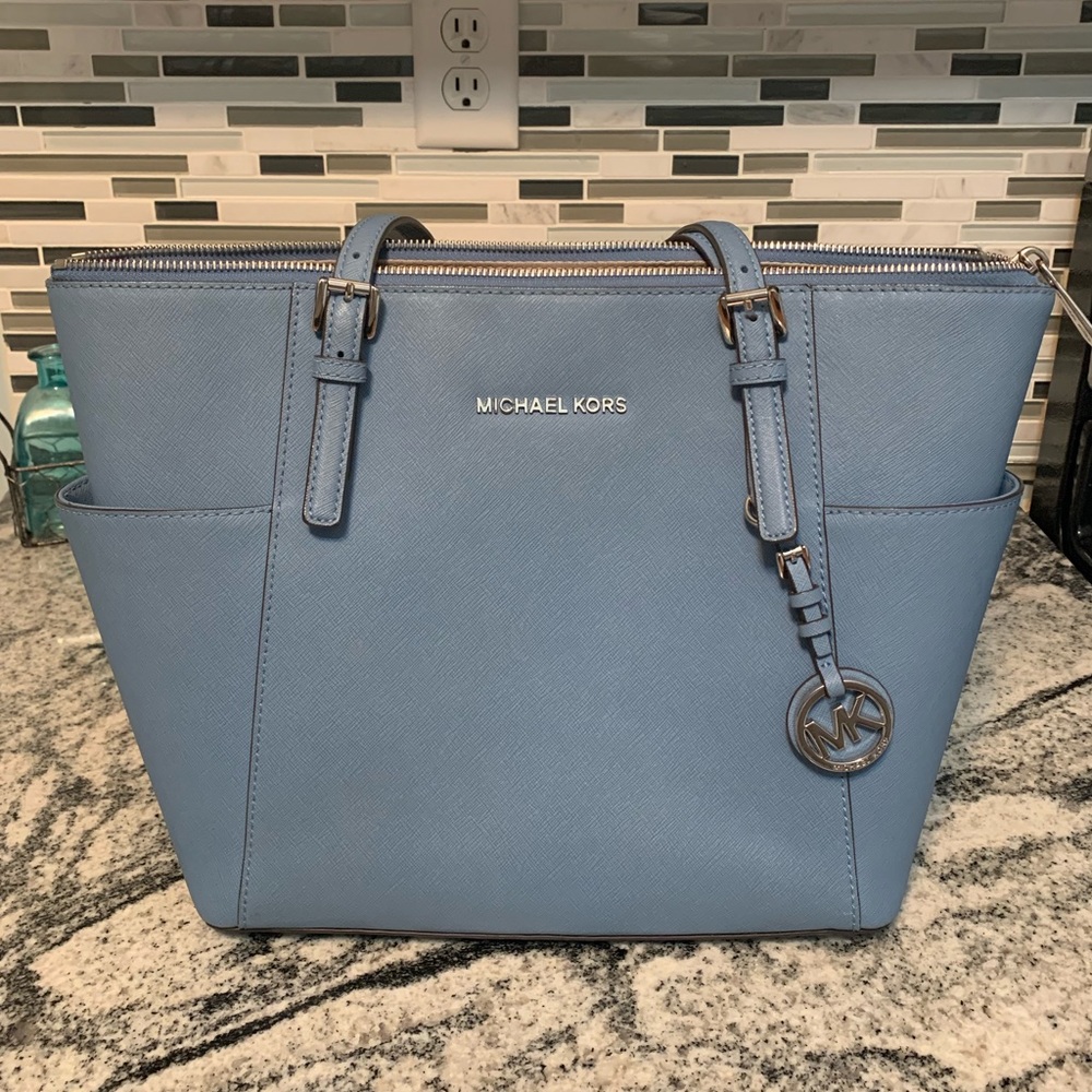 SOLD ON Ⓜ️ Micheal Kors Purse - Picture 1 of 4
